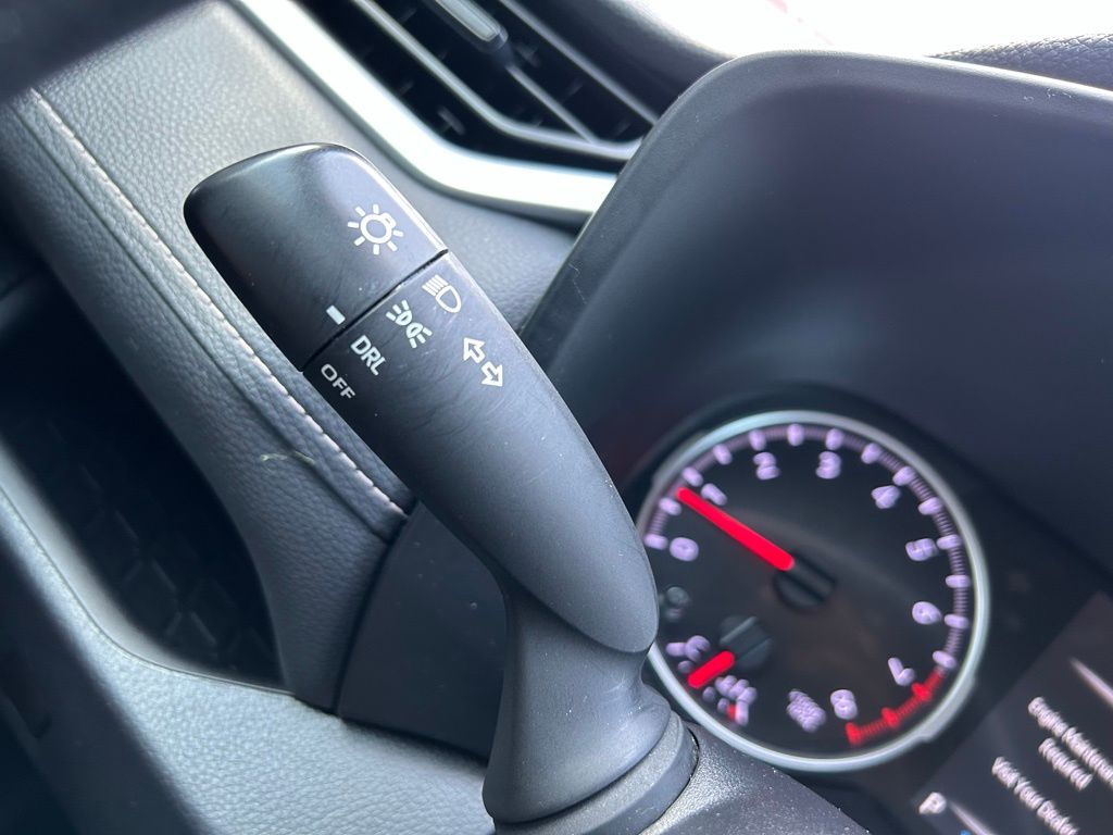 2022 Toyota RAV4 LE 26