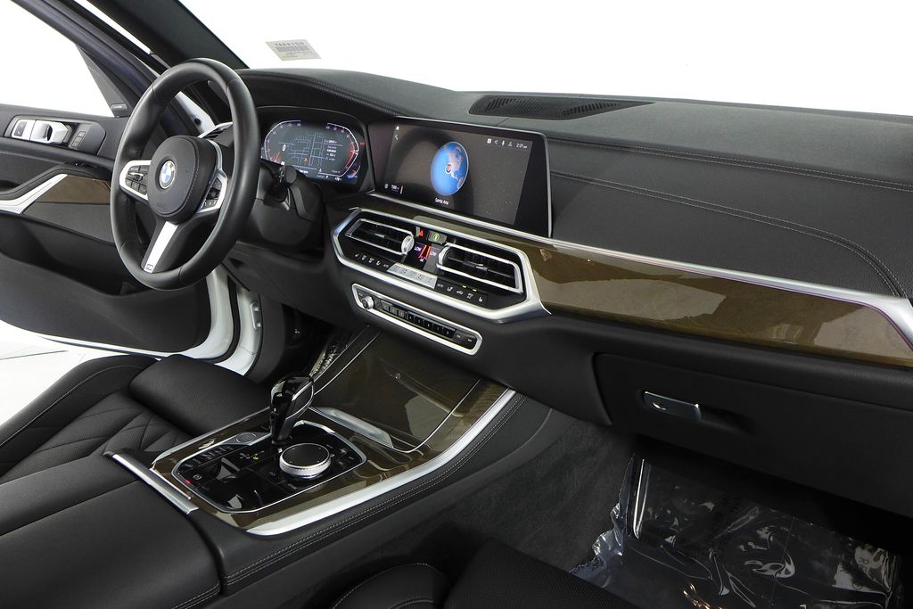 Thumbnail: 2023 BMW X5 - 13