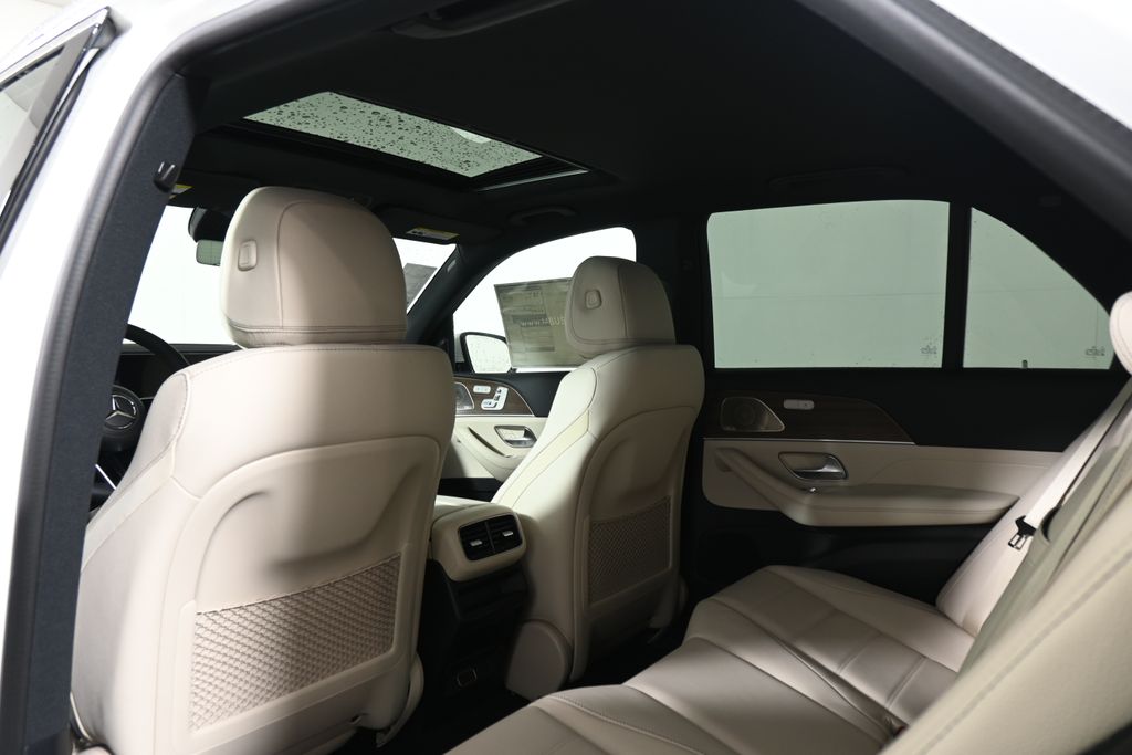 Thumbnail: 2026 Mercedes-Benz GLE - 28