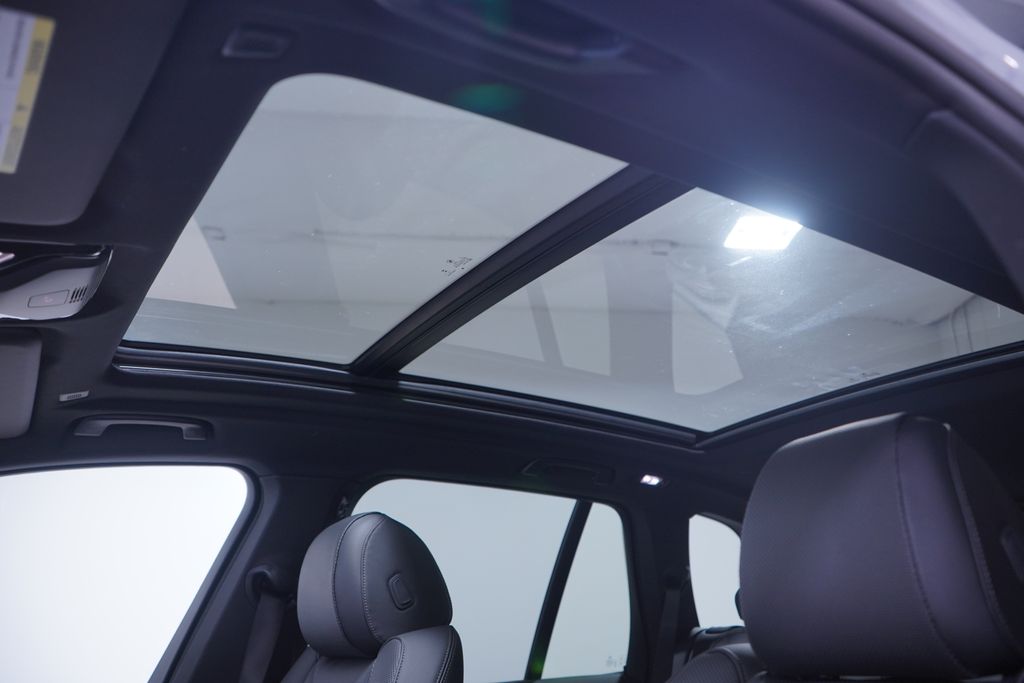 Thumbnail: 2026 BMW X5 - 8