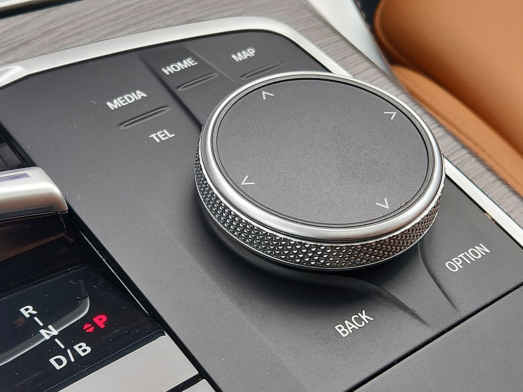 Thumbnail: 2025 BMW i4 - 25