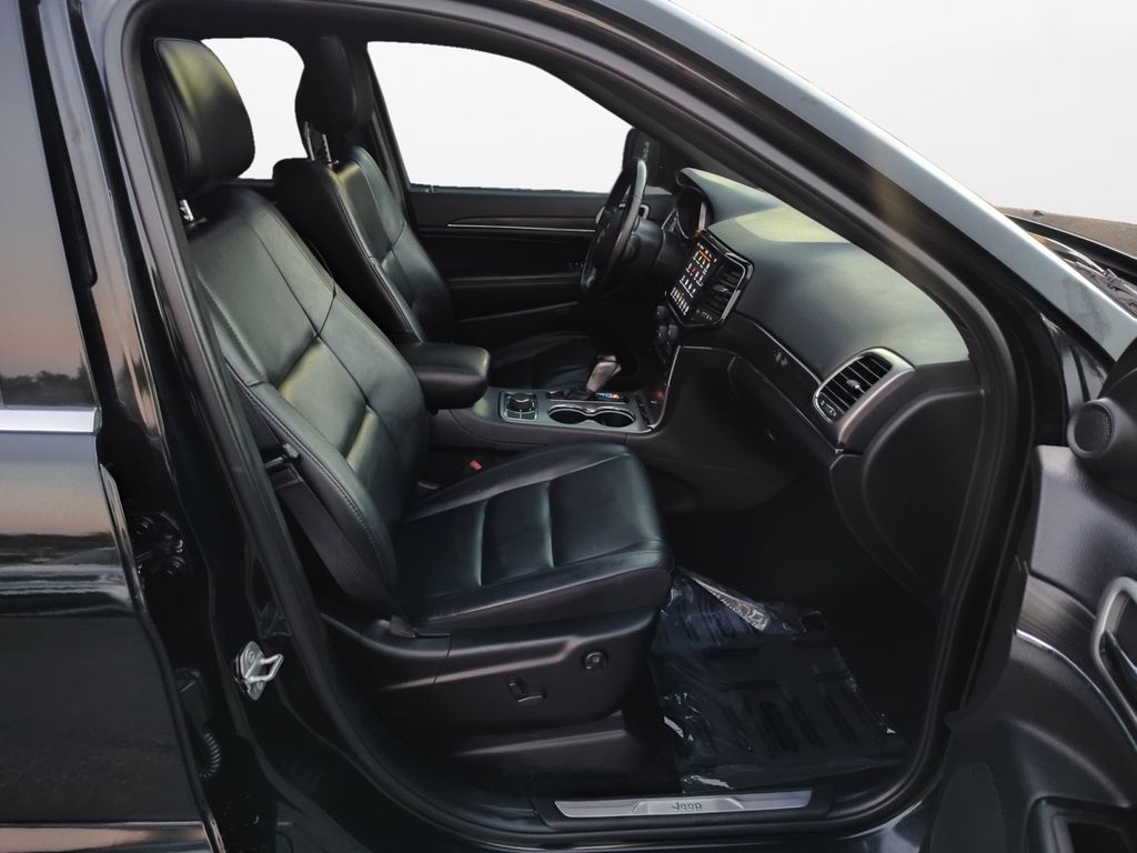 Used Car 2021 Jeep Grand Cherokee  Limited For Sale Under $30,000 In Austin, Texas