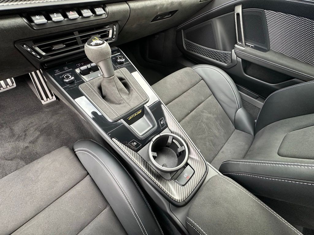 Thumbnail: 2025 Porsche 911 - 29