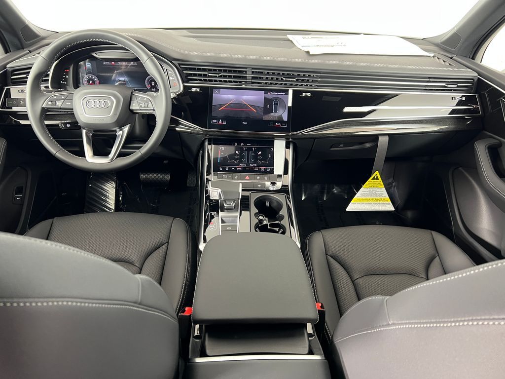 Thumbnail: 2025 Audi Q7 - 12