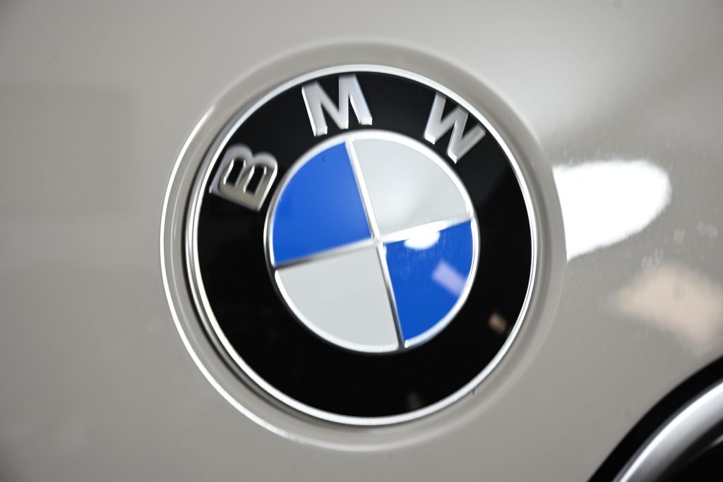 Thumbnail: 2026 BMW X1 - 13