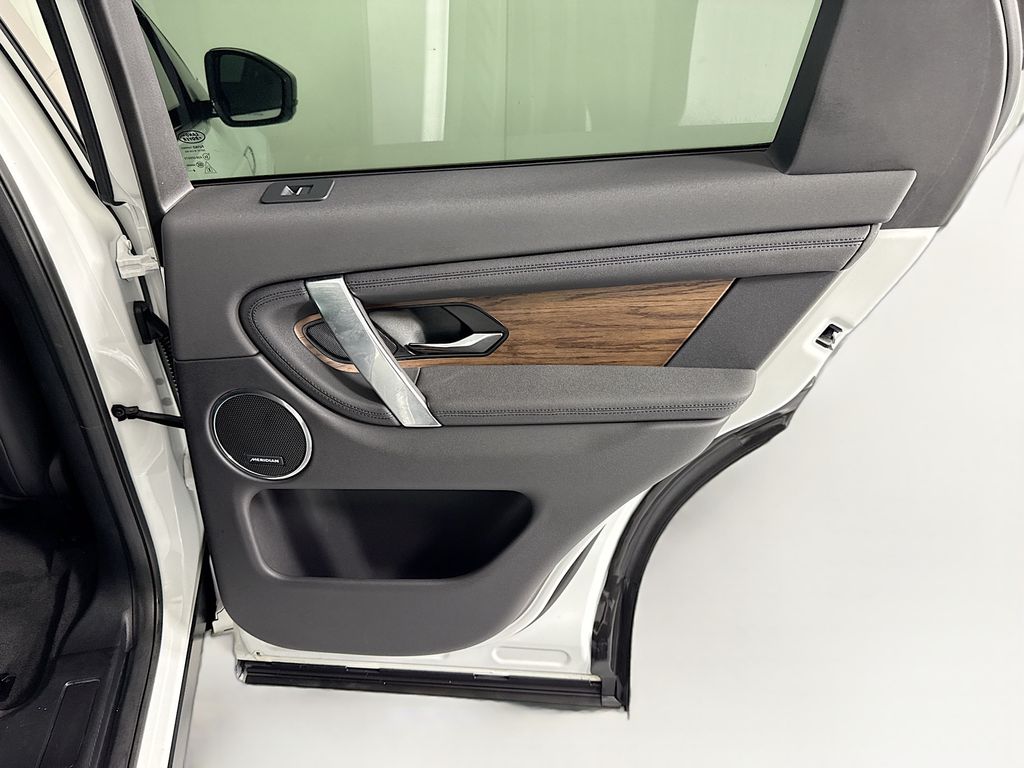 Thumbnail: 2025 Land Rover Discovery Sport - 28
