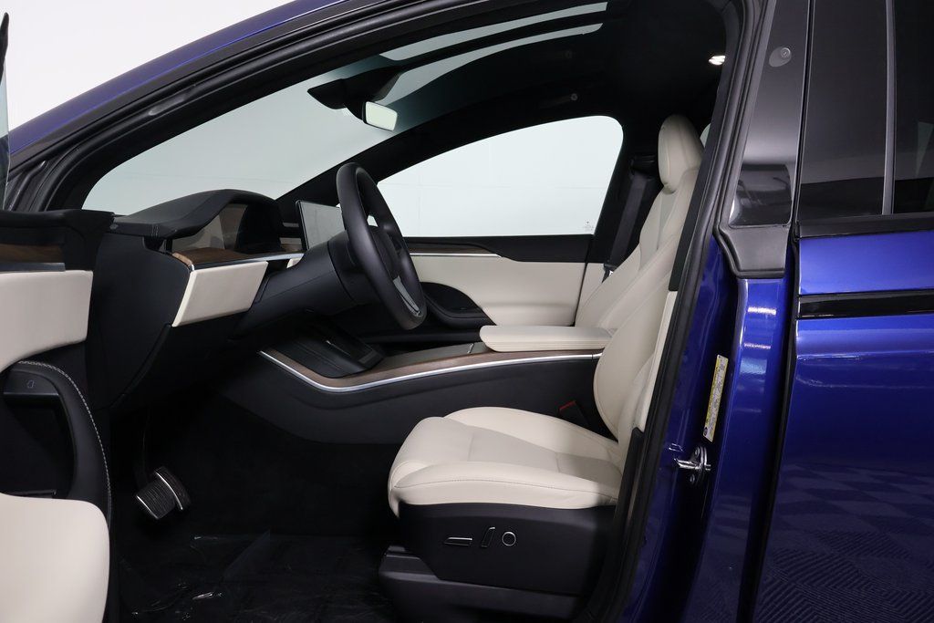 Thumbnail: 2023 Tesla Model X - 10