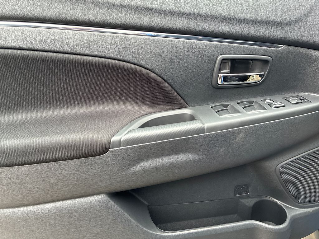 2026 Mitsubishi Outlander Sport 2.0 ES Black at Auto Express Mitsubishi