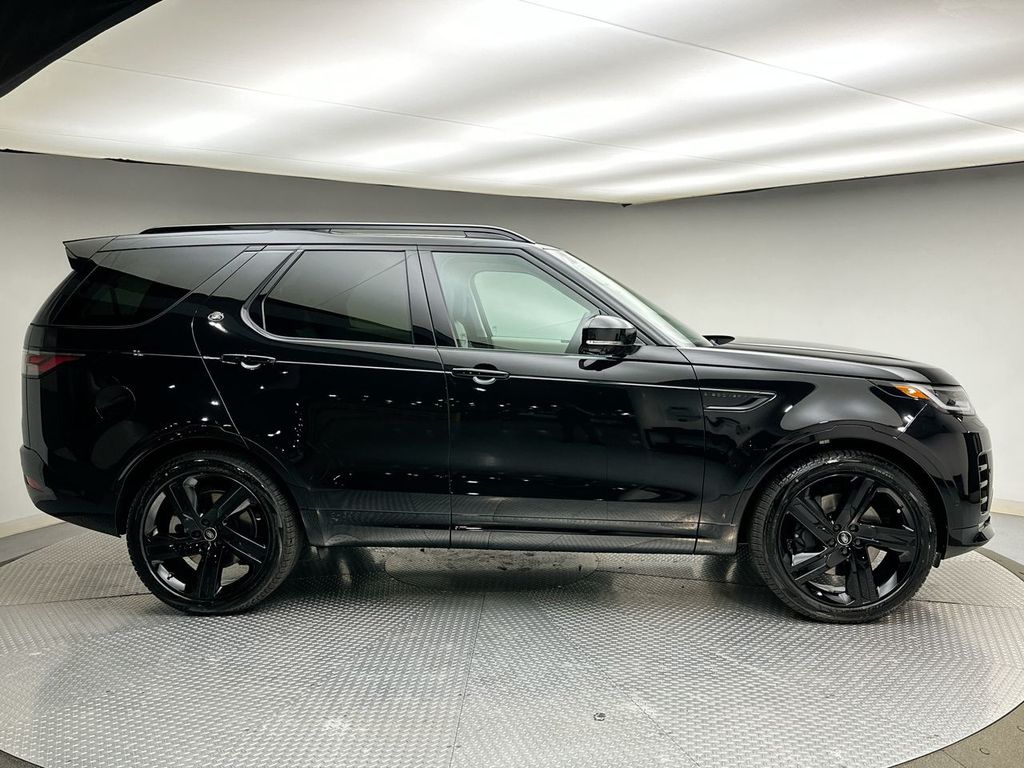 Thumbnail: 2026 Land Rover Discovery - 4