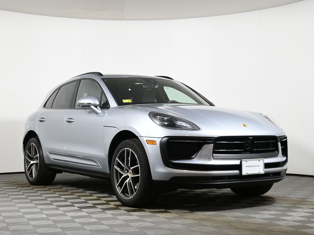 Thumbnail: 2024 Porsche Macan - 9