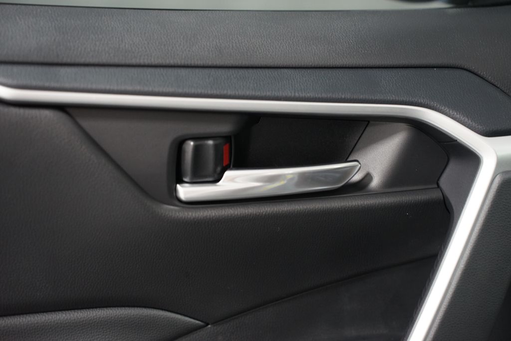 Thumbnail: 2025 Toyota RAV4 - 32