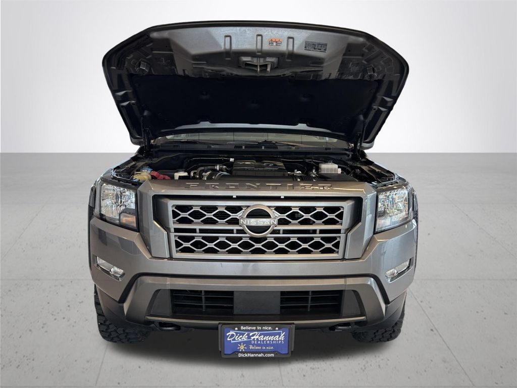 2022 Nissan Frontier SV