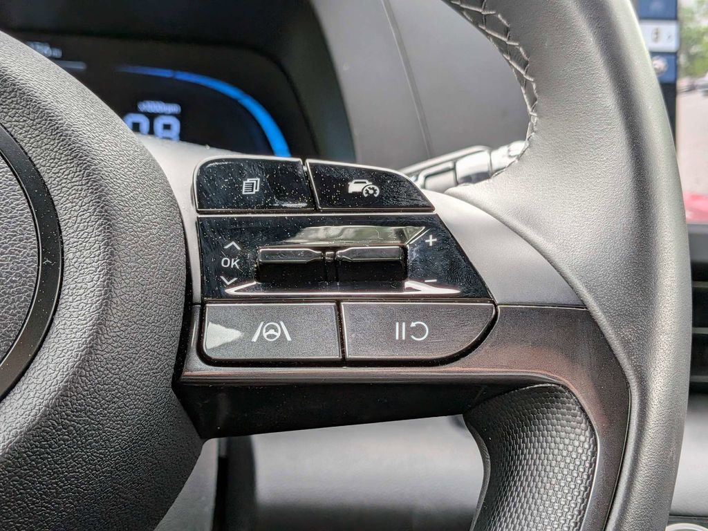 2025 Hyundai Elantra SEL - Photo 26