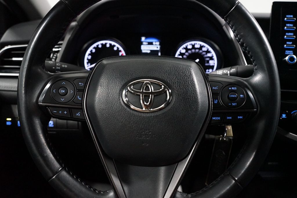 Thumbnail: 2022 Toyota Camry - 12