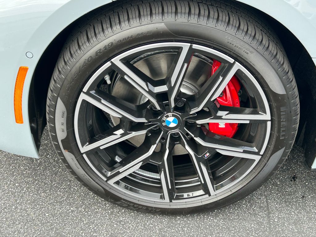 Thumbnail: 2025 BMW i4 - 9