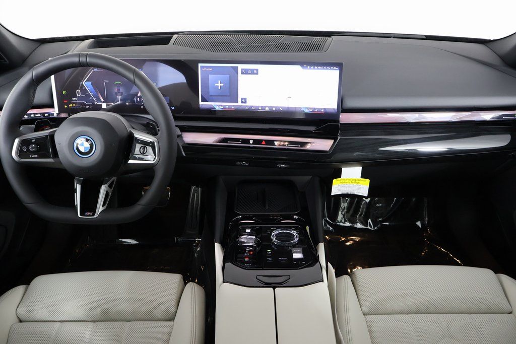 Thumbnail: 2026 BMW 5 Series - 4