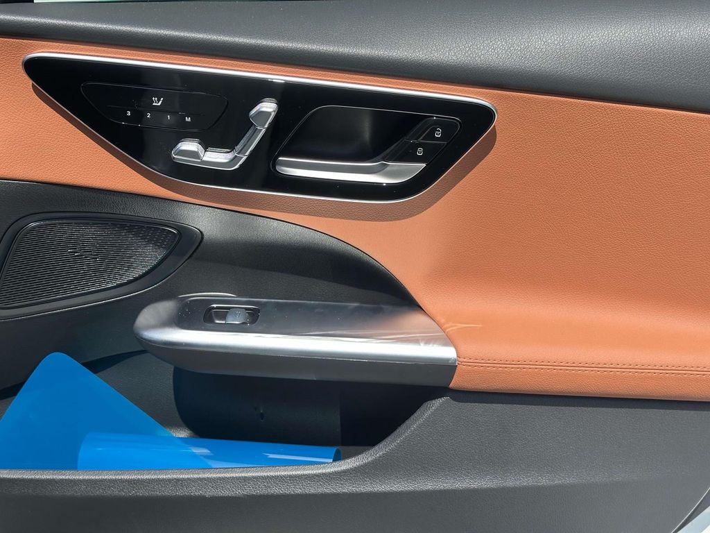 Thumbnail: 2025 Mercedes-Benz C-Class - 17