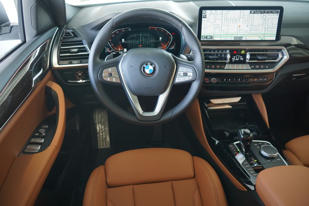 Thumbnail: 2025 BMW X4 - 14