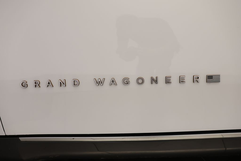 Thumbnail: 2022 Jeep Grand Wagoneer - 11