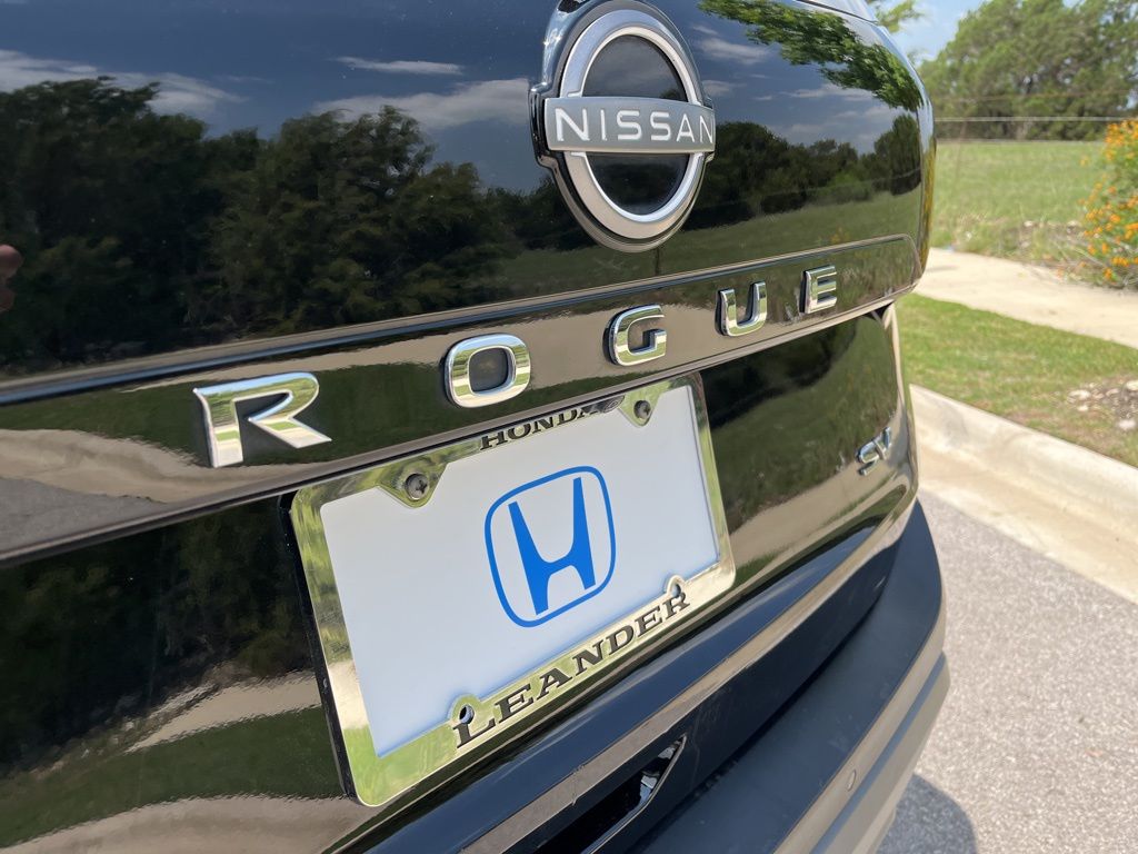 2023 Nissan Rogue SV 8