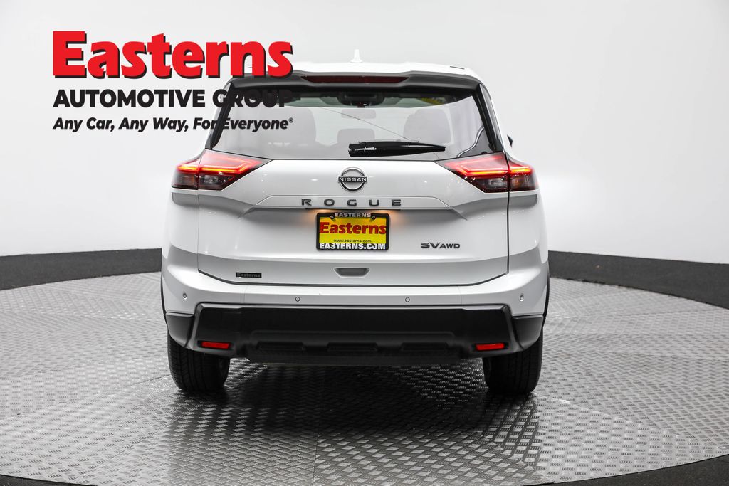 Used 2024 White Nissan SV image 6
