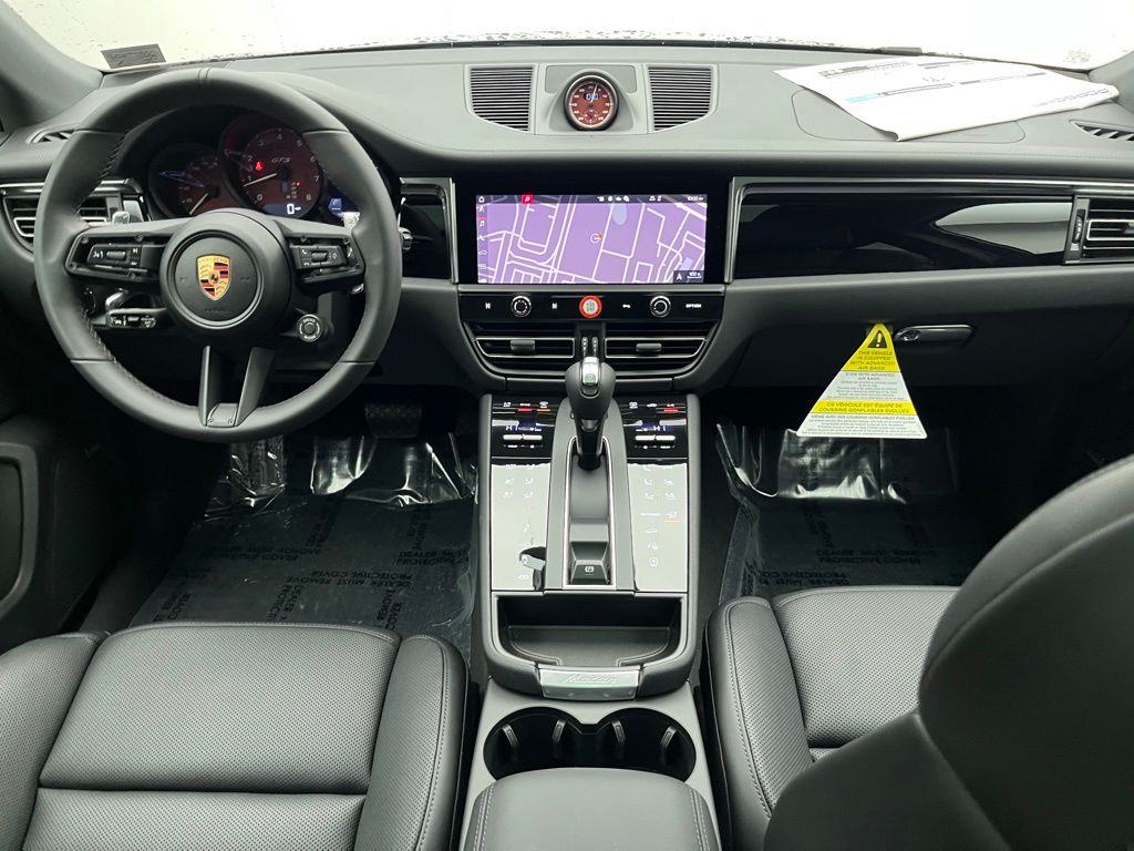 Thumbnail: 2026 Porsche Macan - 24