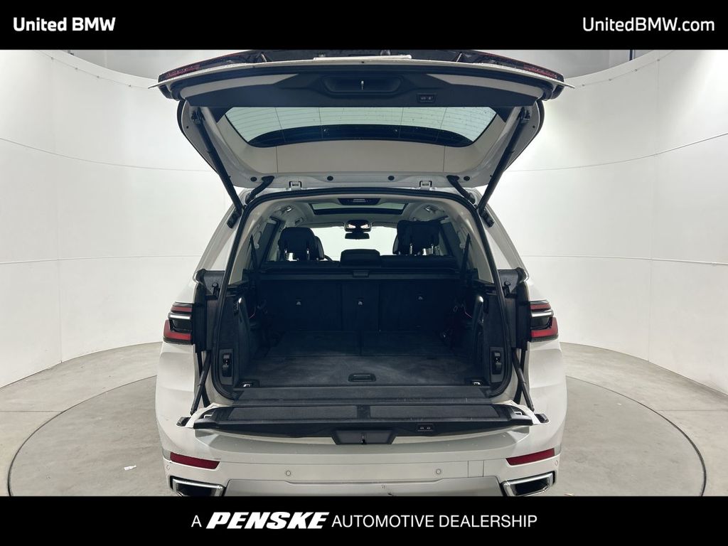 Thumbnail: 2025 BMW X7 - 22