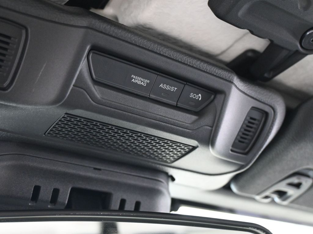 New 2026 bright white clearcoat Jeep Mojave image 18