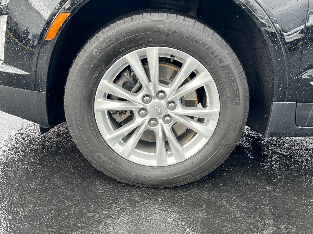 Thumbnail: 2023 Cadillac XT5 - 4