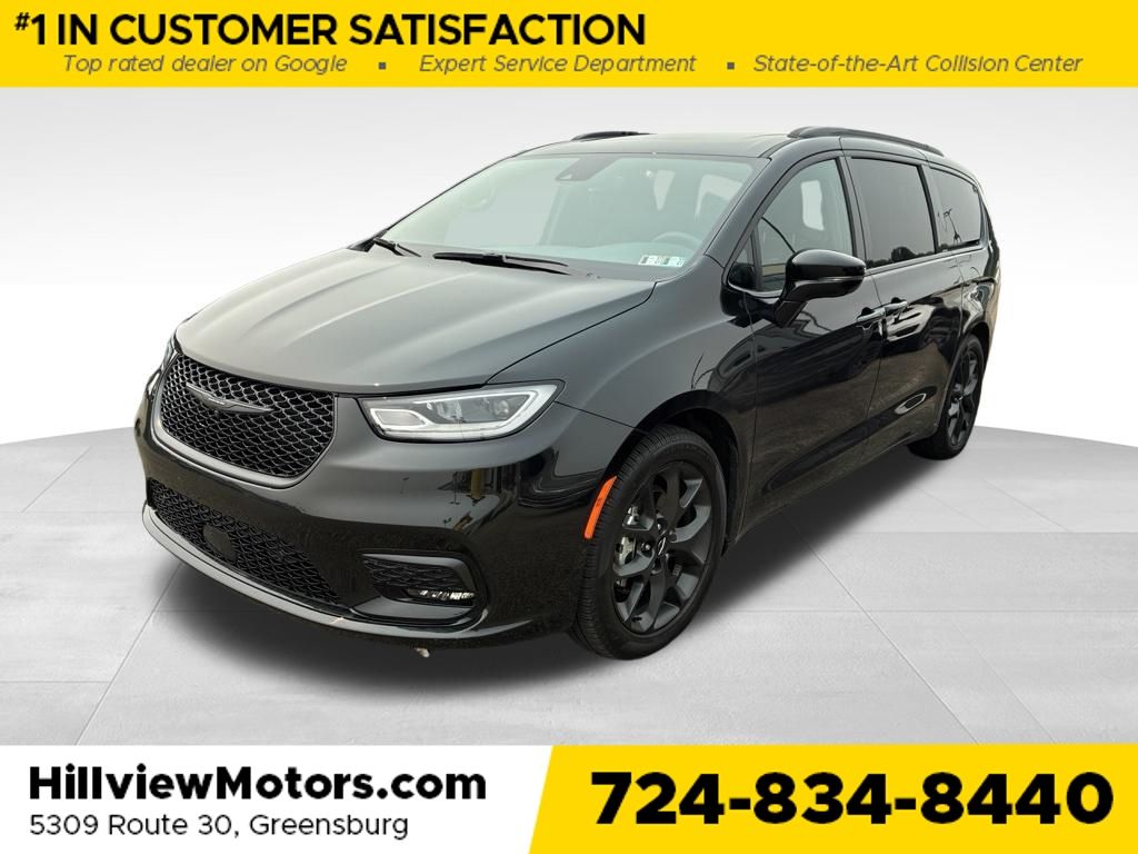 Brilliant Black Crystal Pearlcoat 2024 Chrysler Pacifica Minivan Front-Wheel Drive 9-Speed Automatic