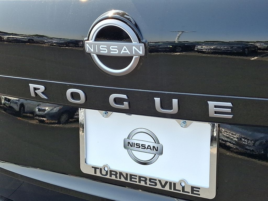 Thumbnail: 2025 Nissan Rogue - 10