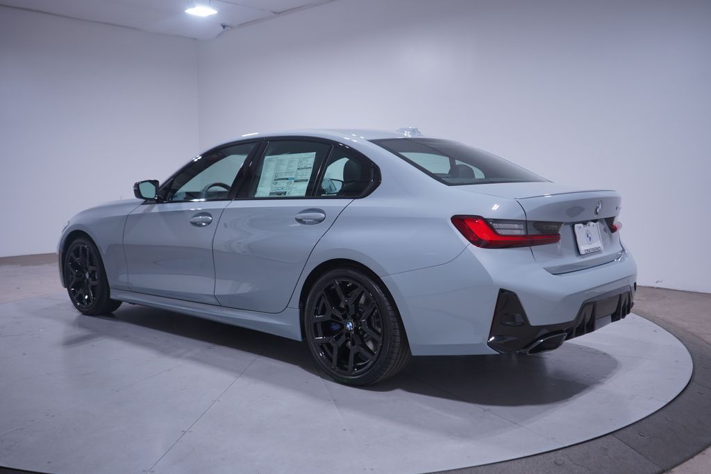 Thumbnail: 2026 BMW 3 Series - 3