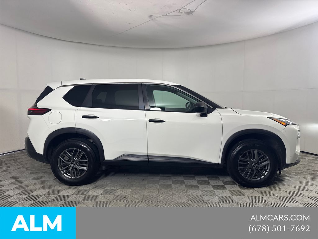Used 2022 White Nissan S image 5
