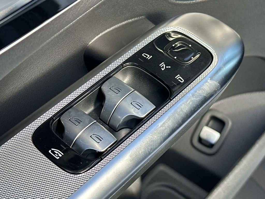 Thumbnail: 2026 Mercedes-Benz GLC - 18