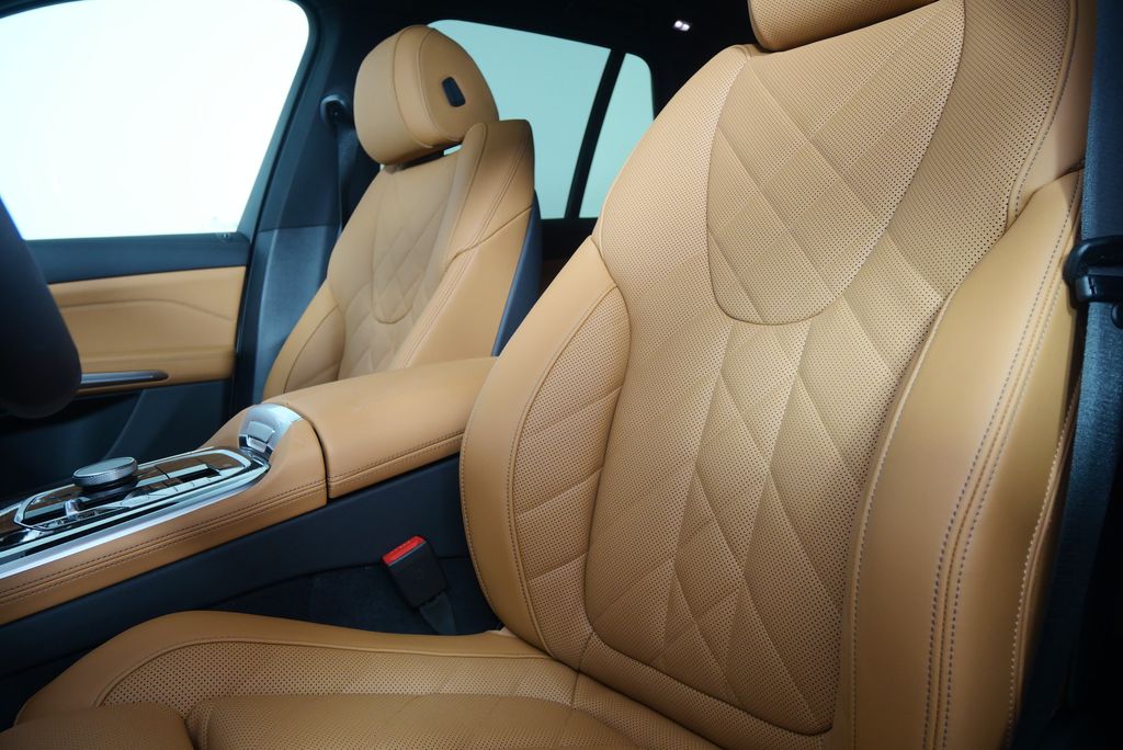 Thumbnail: 2026 BMW X5 - 11