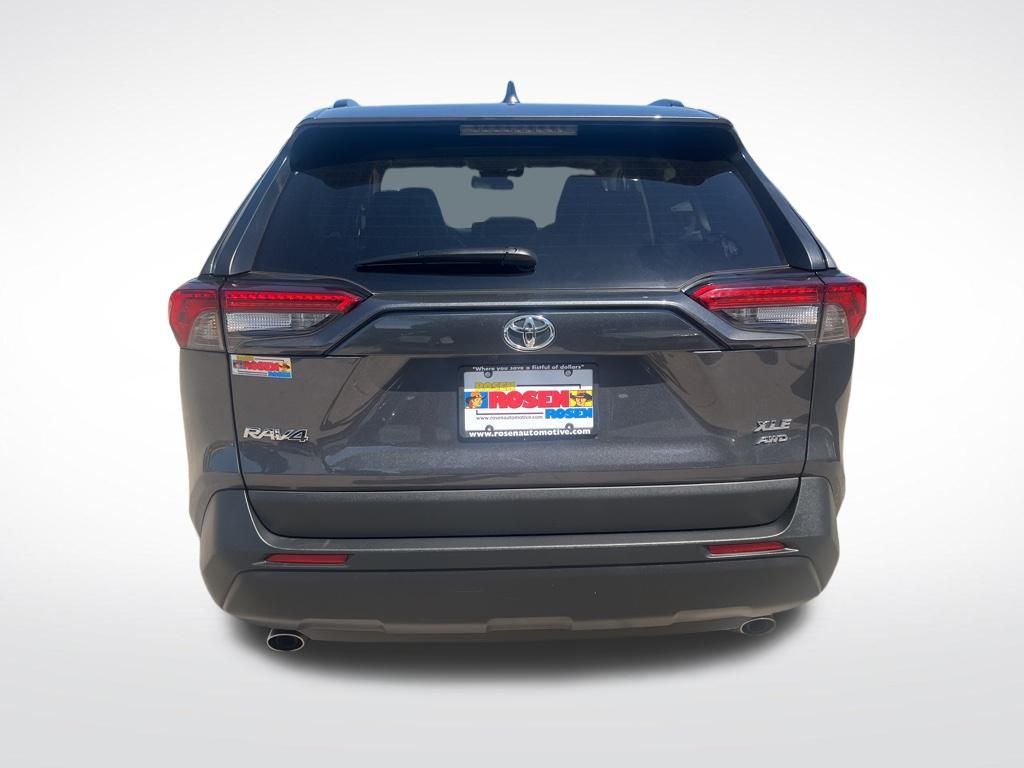 2022 Toyota RAV4 XLE Premium photo