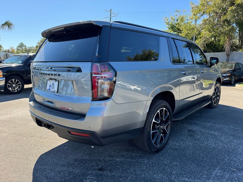 2023 Chevrolet Suburban RST 8