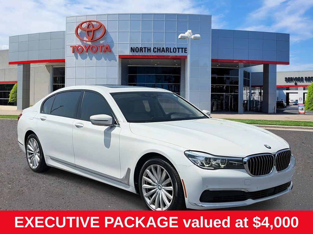 Alpine White 2019 BMW 7 Series Sedan Rear-Wheel Drive 8-Speed Automatic