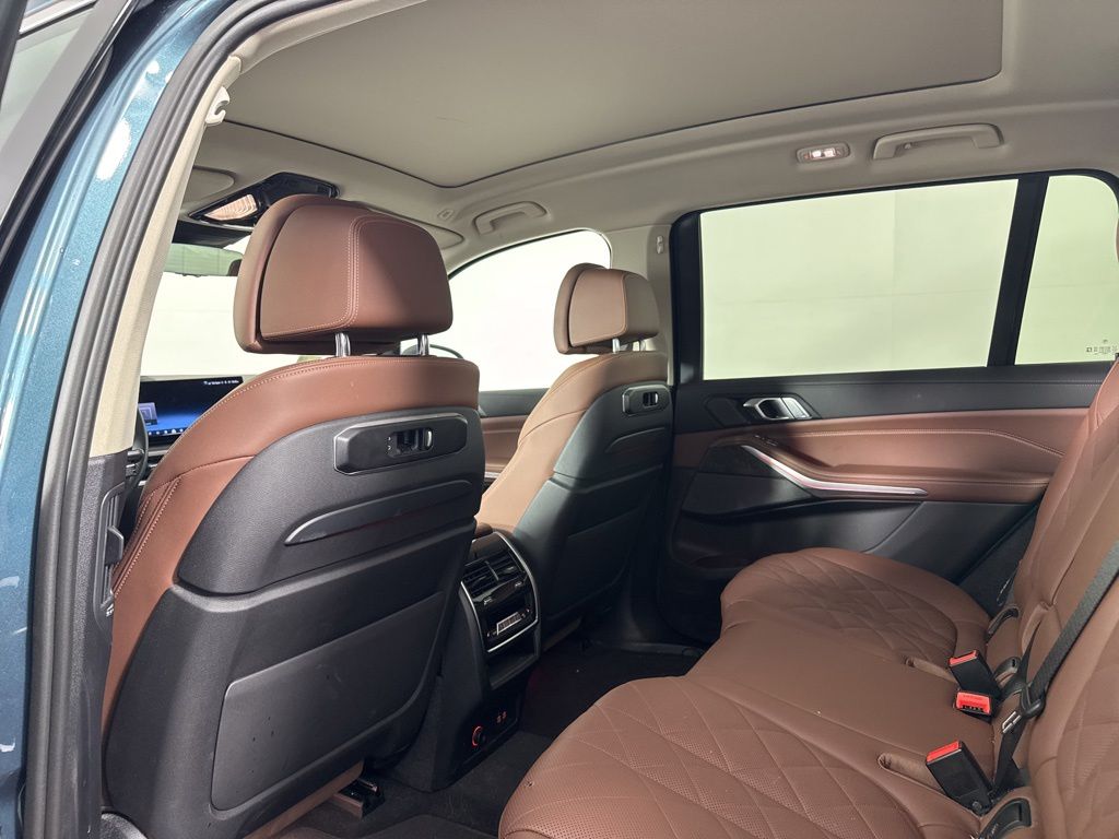 Thumbnail: 2024 BMW X7 - 20