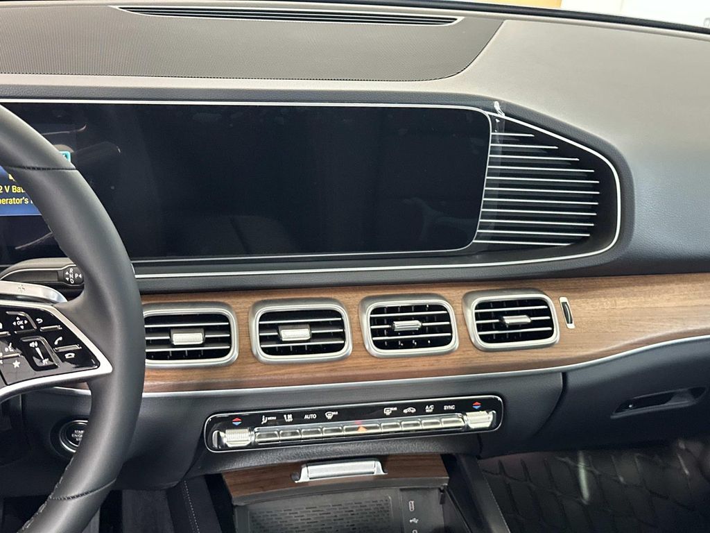 Thumbnail: 2026 Mercedes-Benz GLE - 23