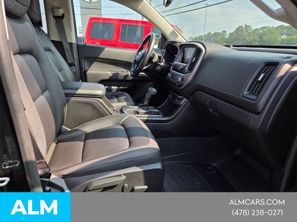 Used 2021 Black GMC AT4 w/Leather image 15