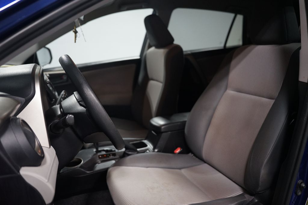 Thumbnail: 2015 Toyota RAV4 - 7
