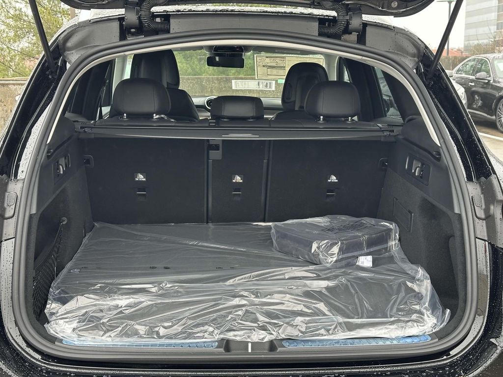2025 Mercedes-Benz GLC 350 13