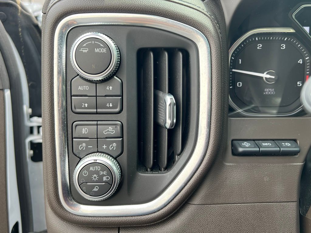 2021 GMC Sierra 2500 Denali 23