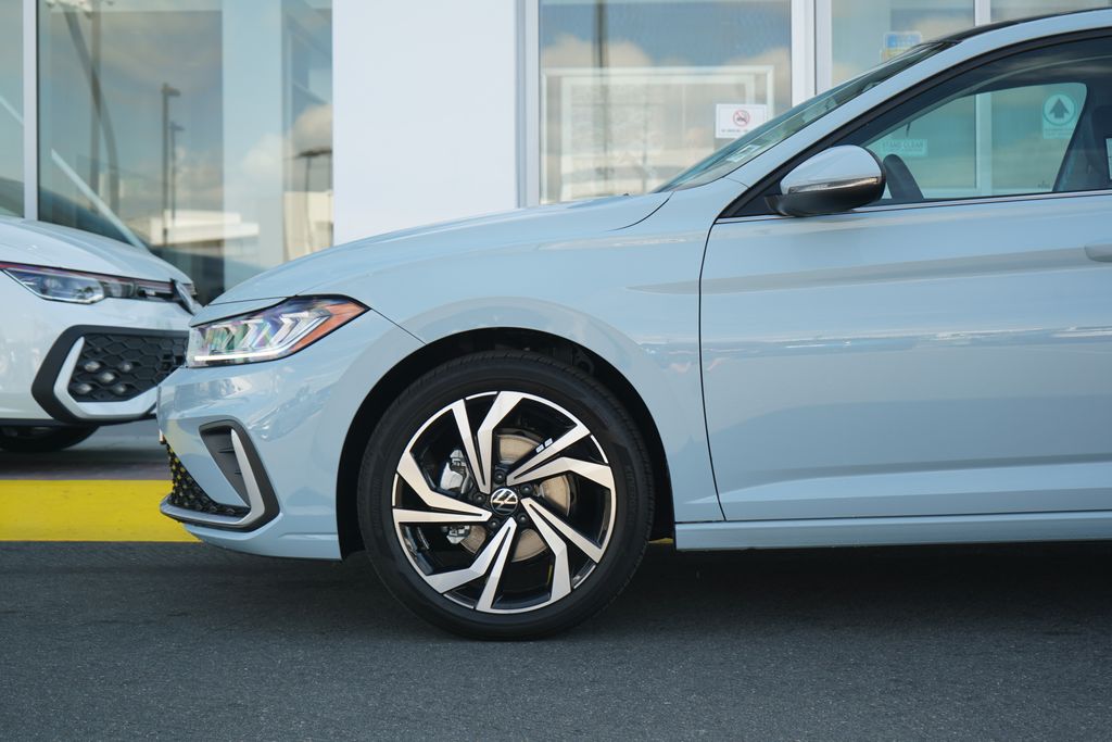 Thumbnail: 2026 Volkswagen Jetta - 2