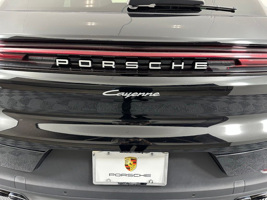 Thumbnail: 2024 Porsche Cayenne - 14