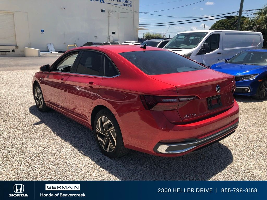 Used 2023 Red Volkswagen 1.5T SEL image 2