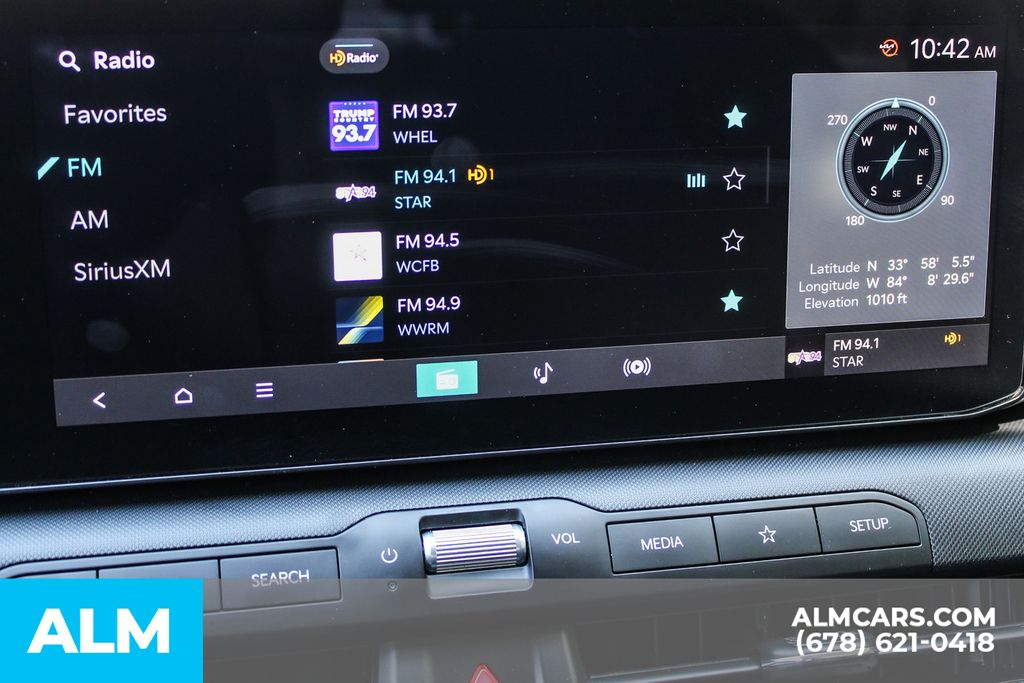 Used 2025 White Kia LXS image 33