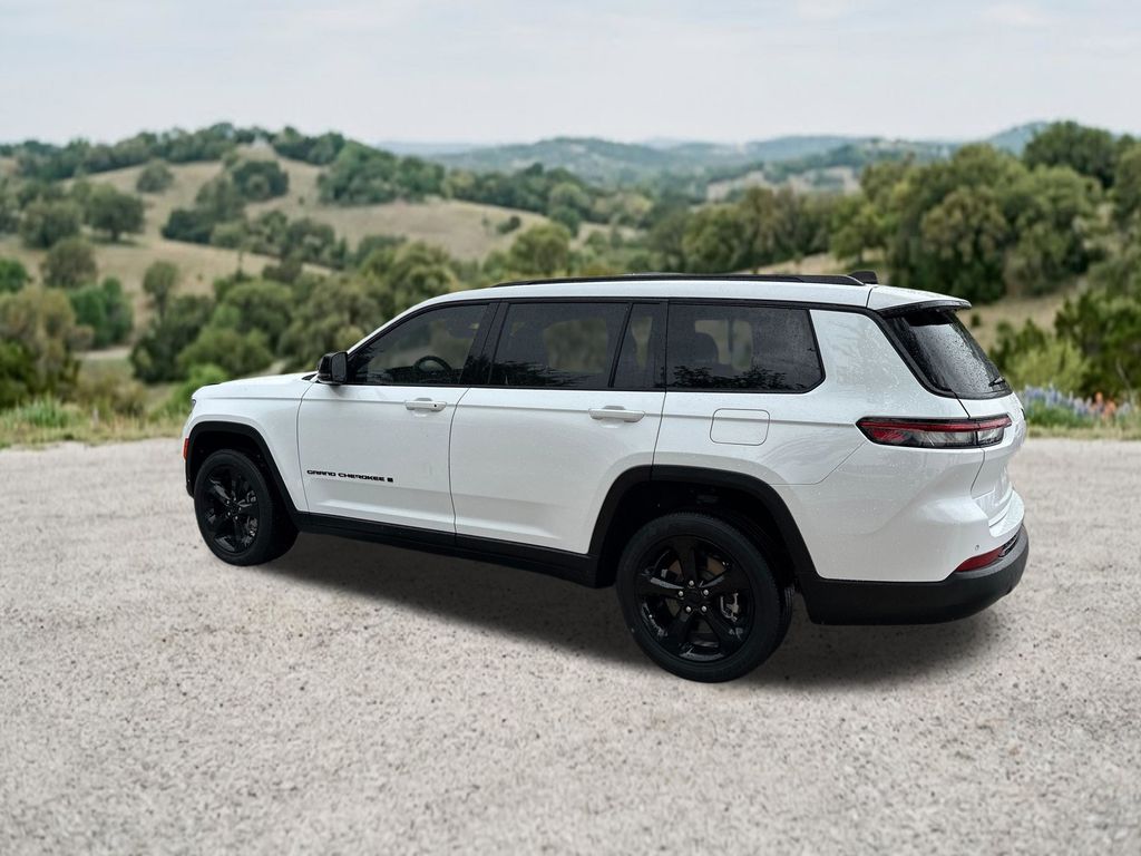 Used Car 2023 Jeep Grand Cherokee L  Altitude For Sale Under $30,000 In Austin, Texas