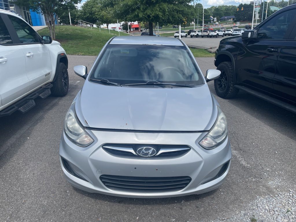 2013 Hyundai Accent GS 4-Door Hatchback FWD